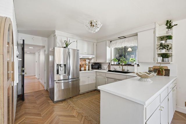 7320 Putnam Way, Sacramento, CA 95822