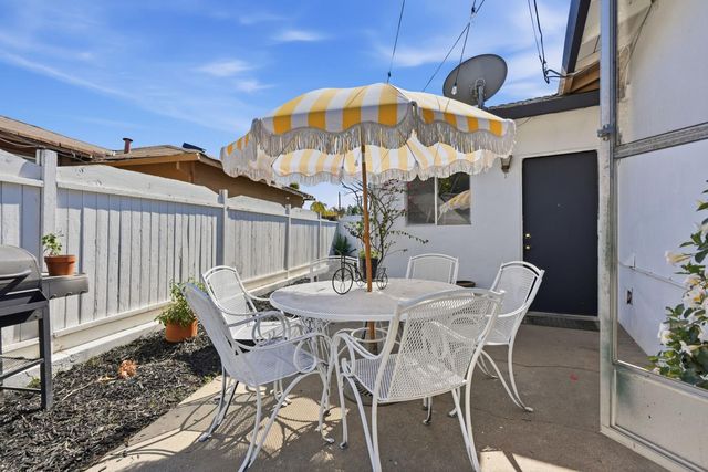 7320 Putnam Way, Sacramento, CA 95822