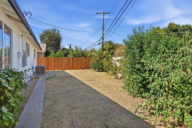7320 Putnam Way, Sacramento, CA 95822