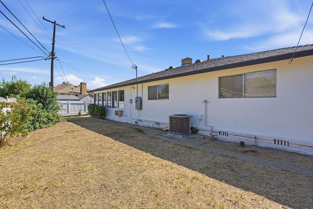7320 Putnam Way, Sacramento, CA 95822