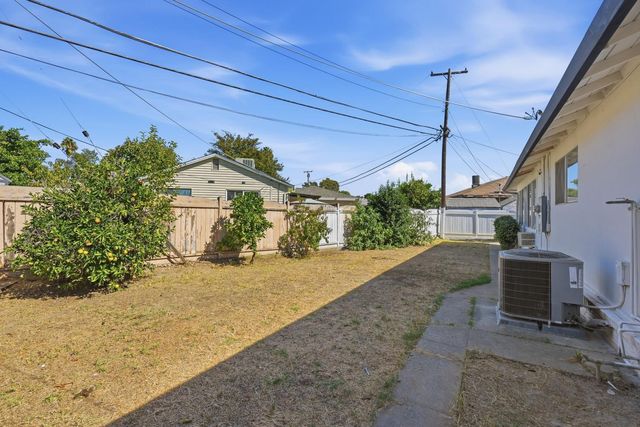 7320 Putnam Way, Sacramento, CA 95822