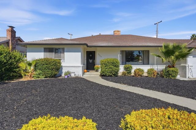 7320 Putnam Way, Sacramento, CA 95822