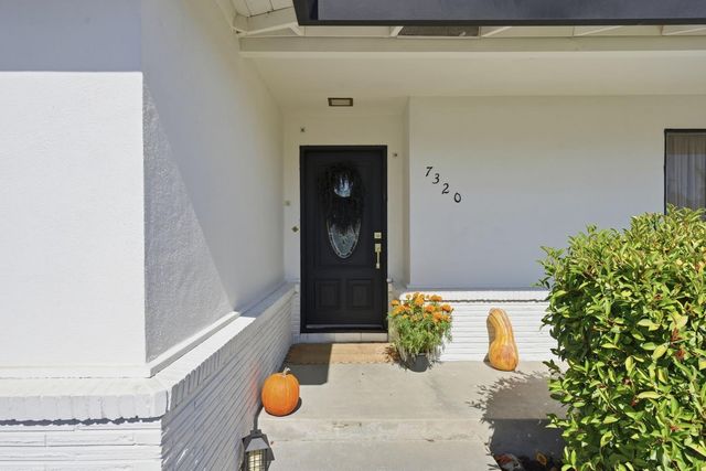 7320 Putnam Way, Sacramento, CA 95822