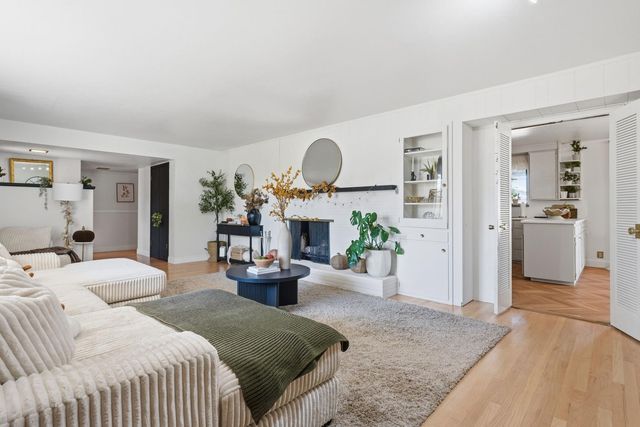 7320 Putnam Way, Sacramento, CA 95822