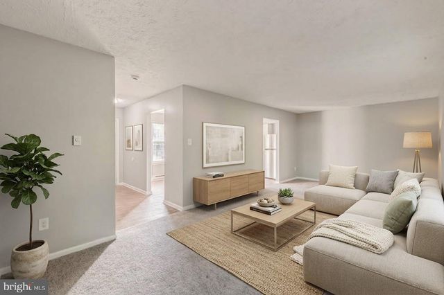151 HAMPSHIRE RD, Sicklerville, NJ 08081