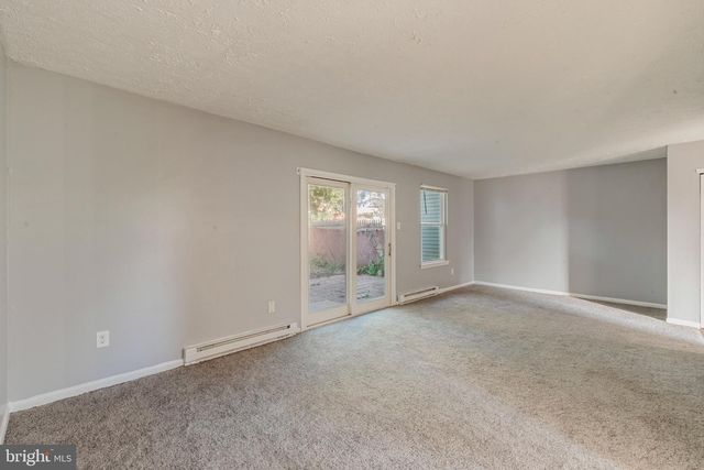 151 HAMPSHIRE RD, Sicklerville, NJ 08081