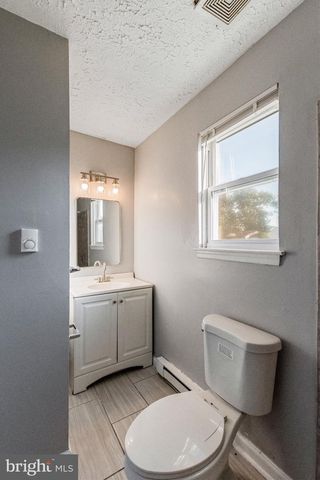 151 HAMPSHIRE RD, Sicklerville, NJ 08081