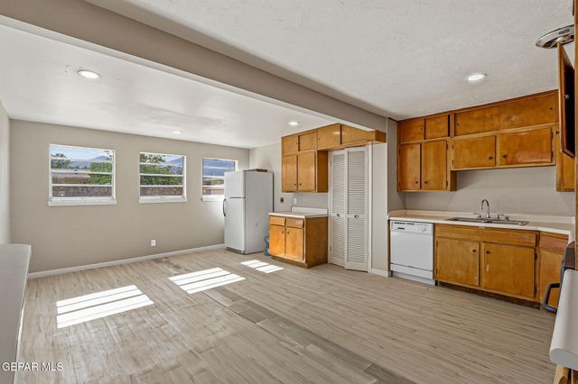 9119 MOUNT ETNA Drive, El Paso, TX 79924