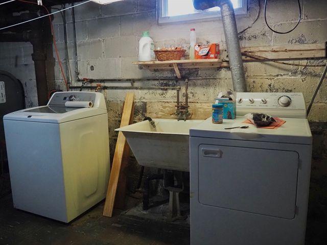 52 Marguerite St., Chicopee, MA 01020