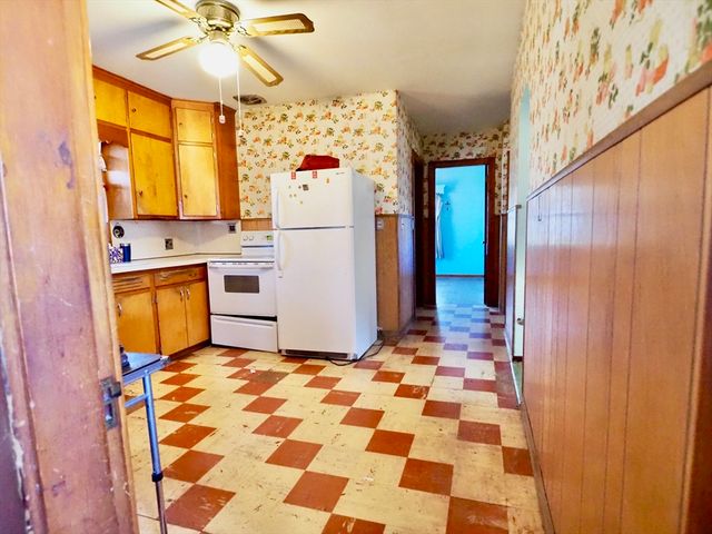 52 Marguerite St., Chicopee, MA 01020