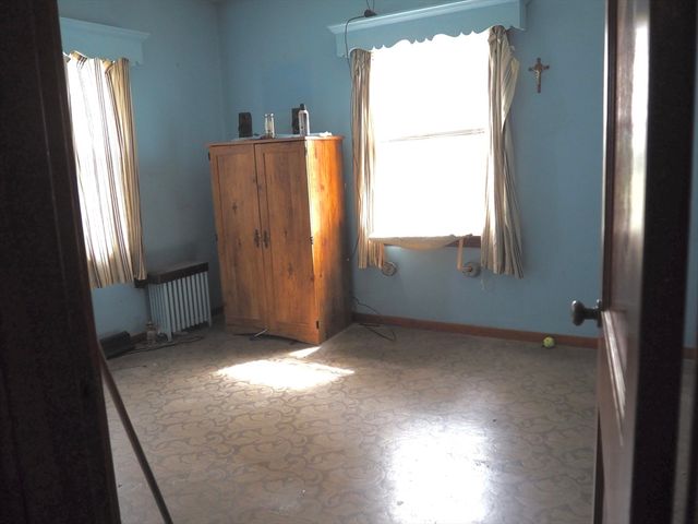 52 Marguerite St., Chicopee, MA 01020