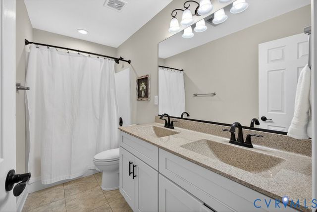 5725 Baylor Grove Ct, Providence Forge, VA 23140