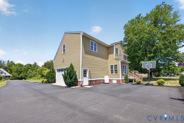 5725 Baylor Grove Ct, Providence Forge, VA 23140