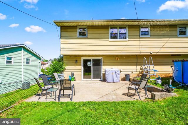 439 BATH AVE, Catasauqua, PA 18032