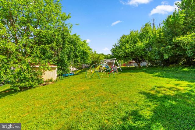 439 BATH AVE, Catasauqua, PA 18032