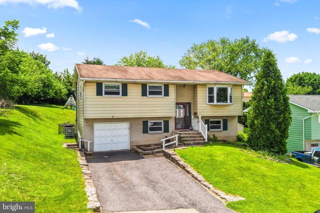 439 BATH AVE, Catasauqua, PA 18032