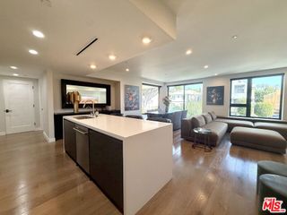 1017 N Croft Avenue 201, Los Angeles, CA 90069