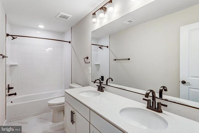 2845 WHITE TAIL DR, Locust Grove, VA 22508