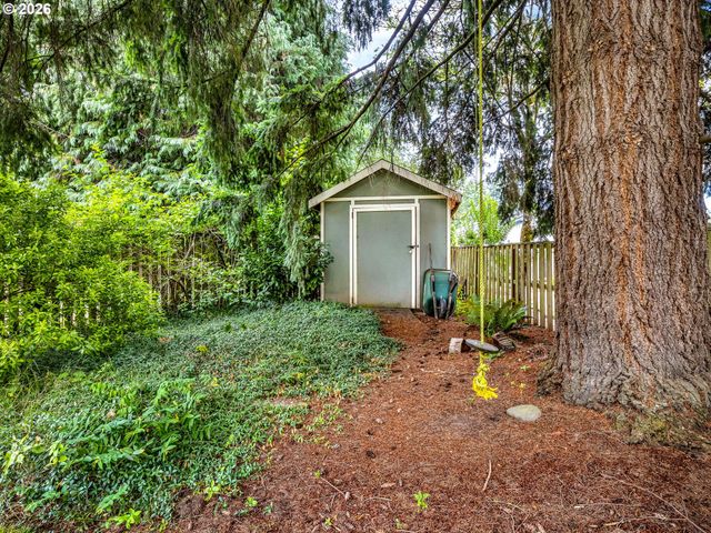 3702 Se MEIER Ct, Hillsboro, OR 97123