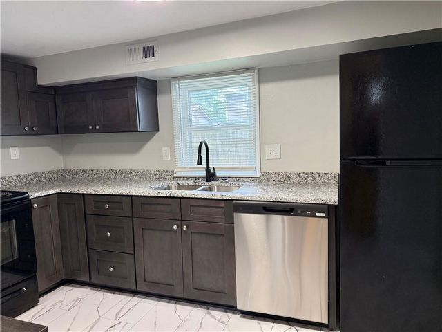 805 S Logan Street, Independence, MO 64050