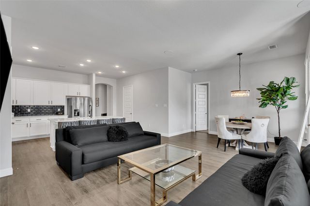 1404 Arrowwood Drive, Aubrey, TX 76227