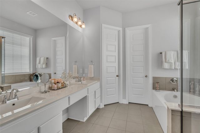 1404 Arrowwood Drive, Aubrey, TX 76227