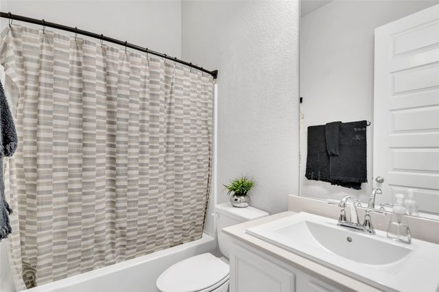 1404 Arrowwood Drive, Aubrey, TX 76227