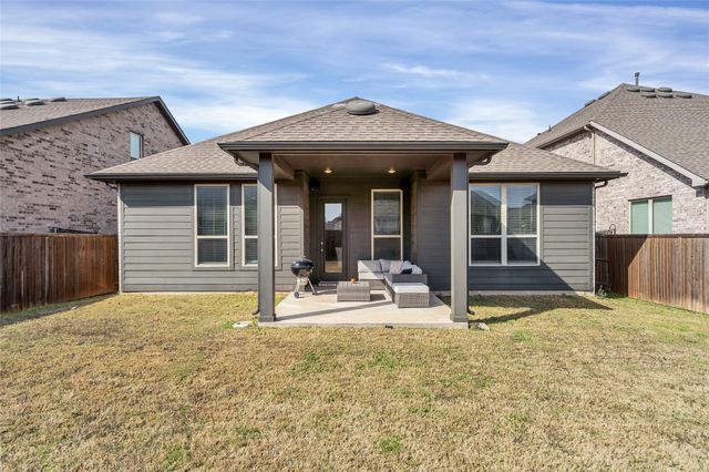 1404 Arrowwood Drive, Aubrey, TX 76227