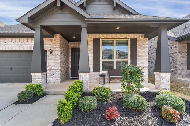 1404 Arrowwood Drive, Aubrey, TX 76227