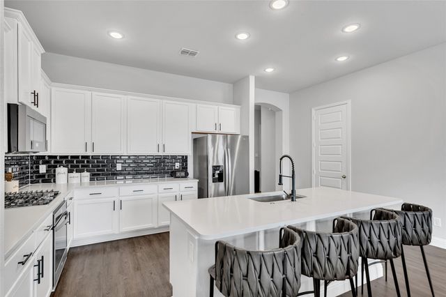 1404 Arrowwood Drive, Aubrey, TX 76227