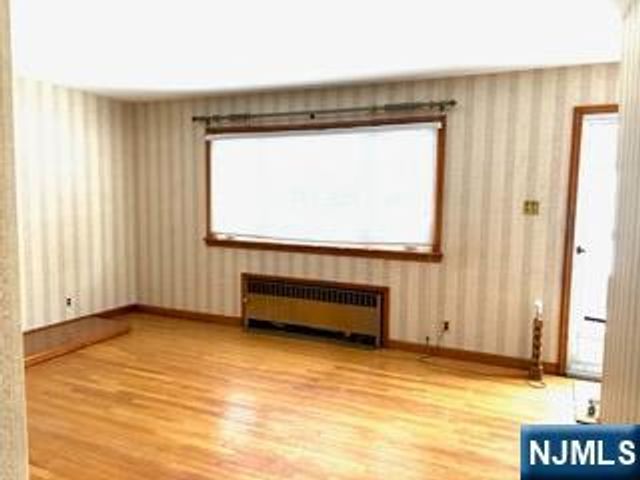 734 Louise Court, Lyndhurst, NJ 07071