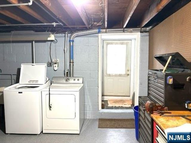 734 Louise Court, Lyndhurst, NJ 07071