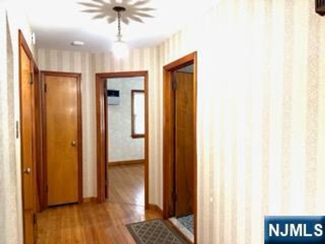 734 Louise Court, Lyndhurst, NJ 07071