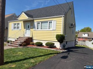 734 Louise Court, Lyndhurst, NJ 07071
