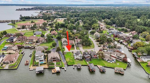 243 Clear Water Street E, Montgomery, TX 77356