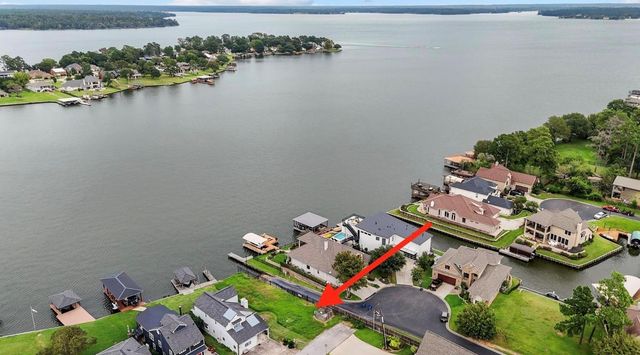 243 Clear Water Street E, Montgomery, TX 77356