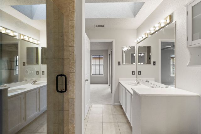 4231 Phoenix, Carrollton, TX 75010