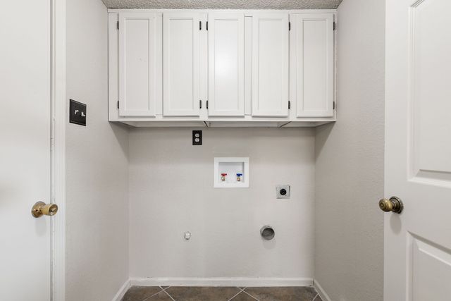 4231 Phoenix, Carrollton, TX 75010