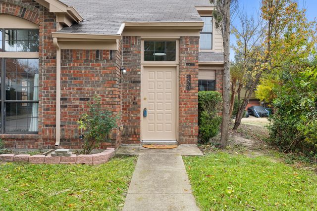 4231 Phoenix, Carrollton, TX 75010