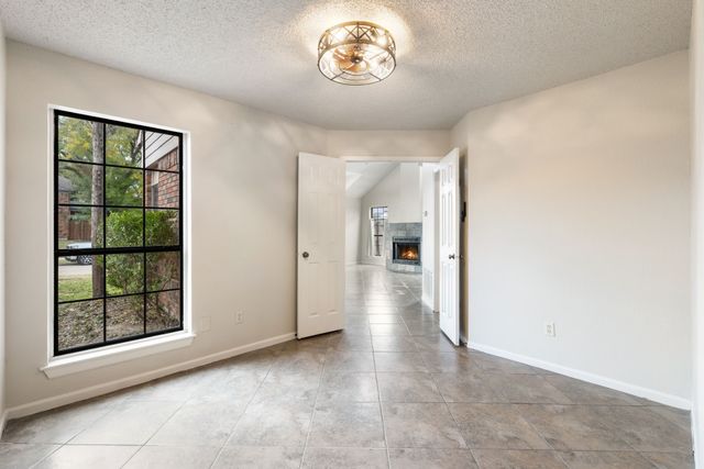 4231 Phoenix, Carrollton, TX 75010