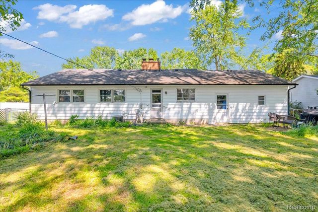 39401 Long Street, Harrison Charter Township, MI 48045