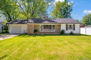 39401 Long Street, Harrison Charter Township, MI 48045