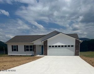 183 Meadow Drive, Oliver Springs, TN 37840
