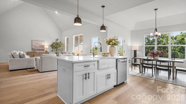 3800 Erskine Woods Drive, Bessemer City, NC 28016