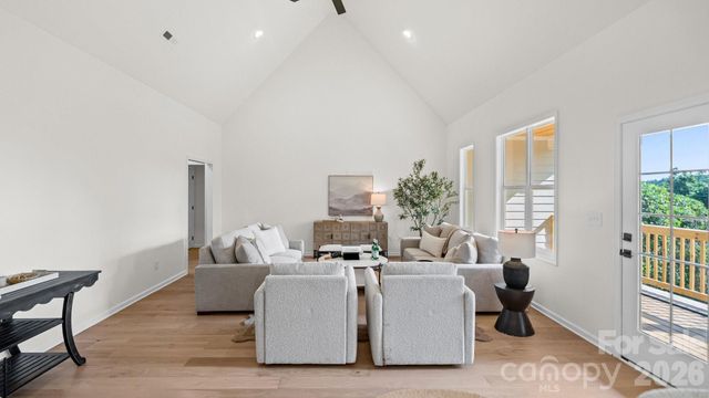 3800 Erskine Woods Drive, Bessemer City, NC 28016