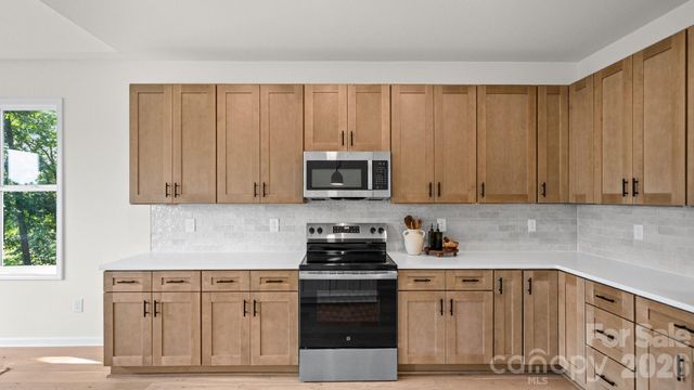 3800 Erskine Woods Drive, Bessemer City, NC 28016
