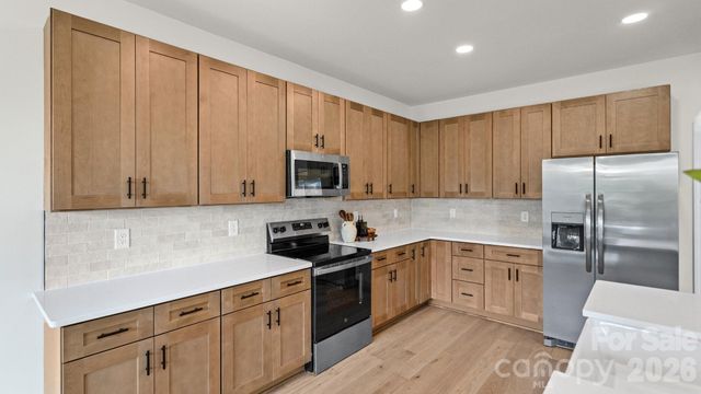 3800 Erskine Woods Drive, Bessemer City, NC 28016