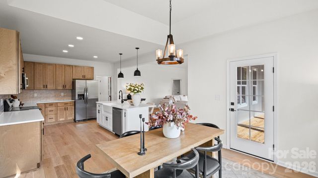 3800 Erskine Woods Drive, Bessemer City, NC 28016