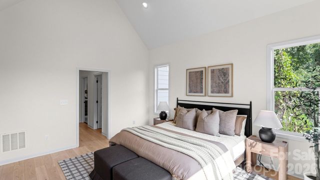 3800 Erskine Woods Drive, Bessemer City, NC 28016