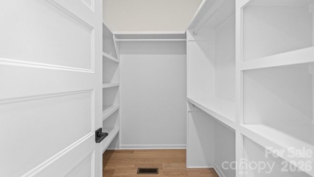 3800 Erskine Woods Drive, Bessemer City, NC 28016